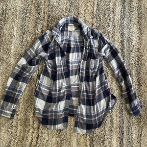 American Eagle Boyfriend Fit plaid button up. Size S.